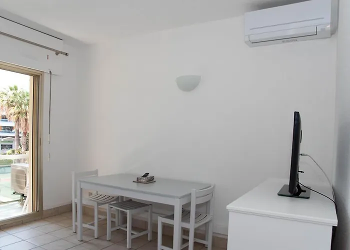 Le Lavandou, T2 + Cabine, Acces Plage, Parking Et Climatisation - Fr-1-803-88 Lägenhet Le Lavandou