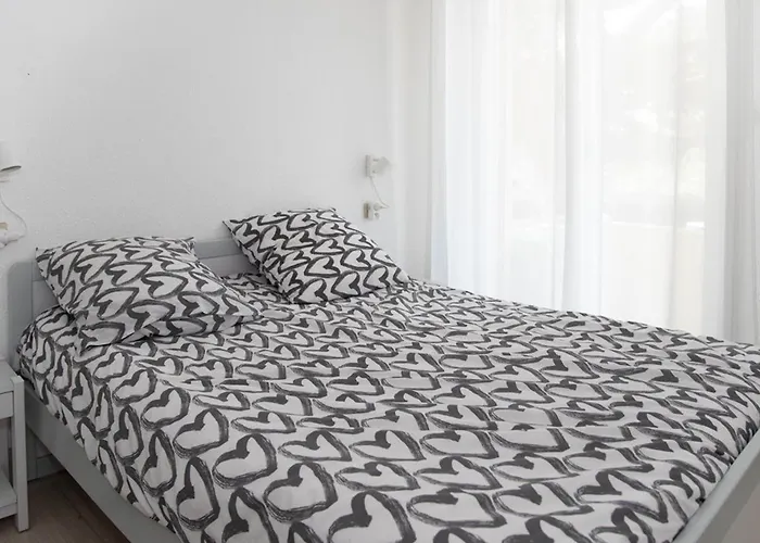 Le Lavandou, T2 + Cabine, Acces Plage, Parking Et Climatisation - Fr-1-803-88